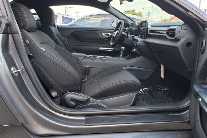 2025 Ford Mustang EcoBoost  TX