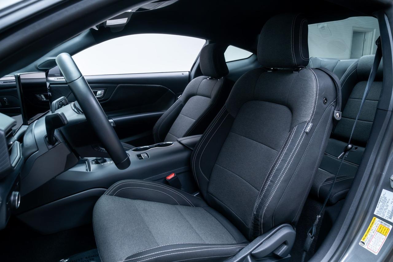 2025 Ford Mustang EcoBoost Cloth Bucket Seats / 100A Standard Package Portland OR