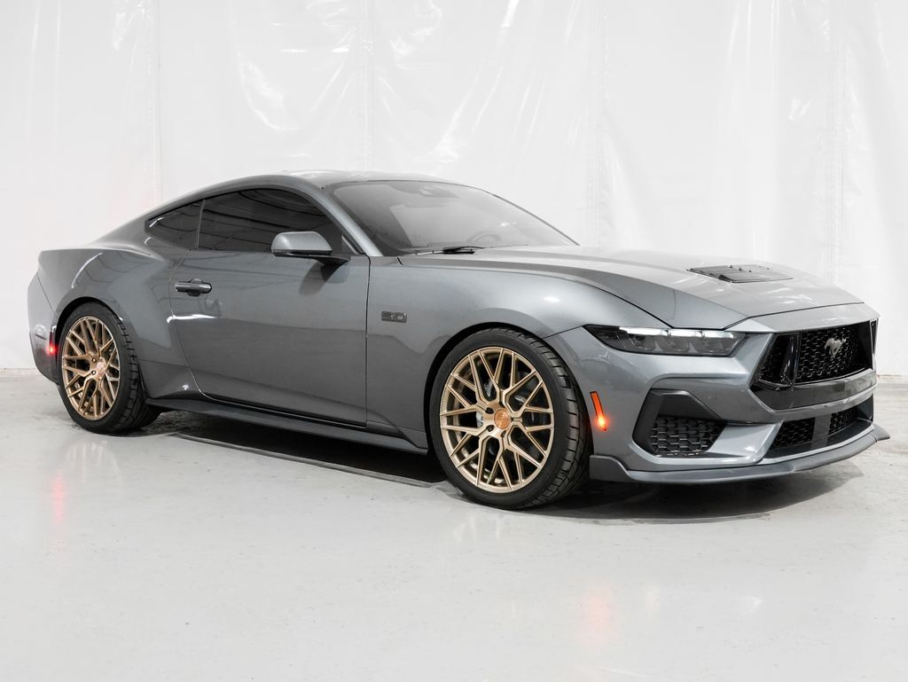 2025 Ford Mustang GT Premium - Photo 8