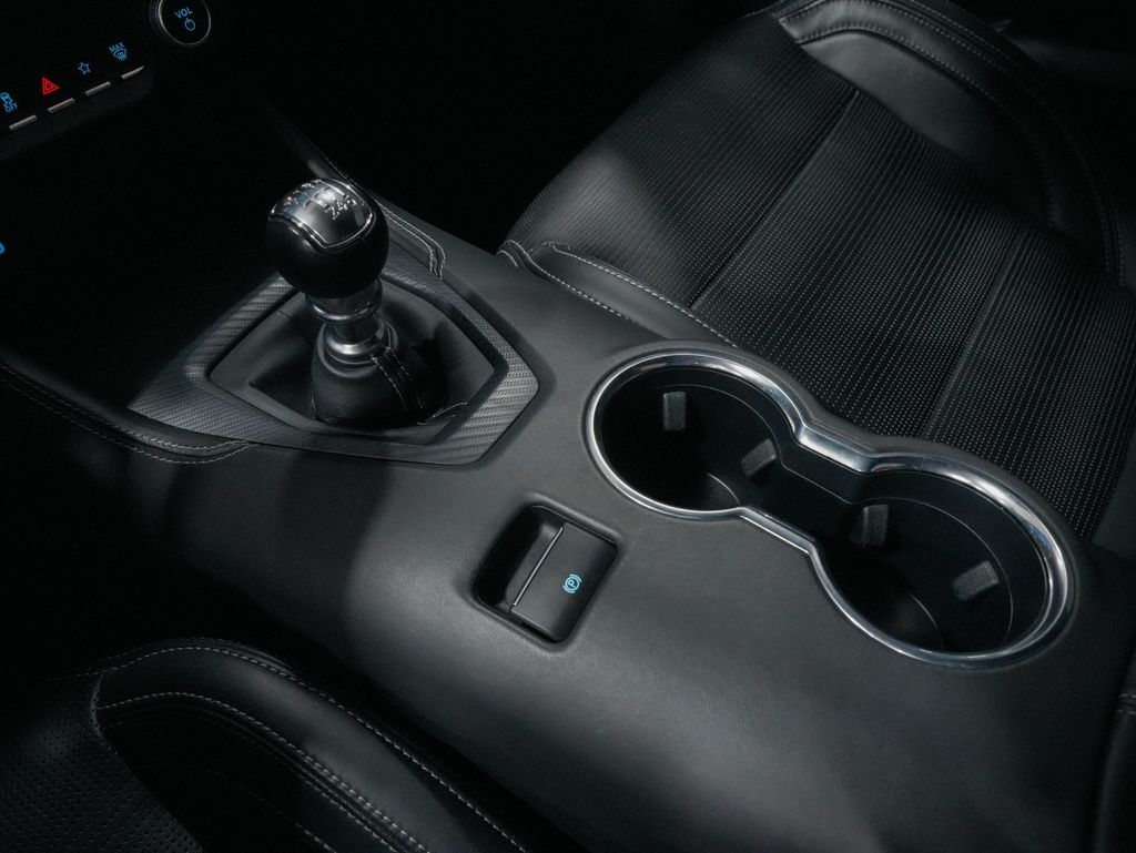 2025 Ford Mustang GT Premium - Photo 17