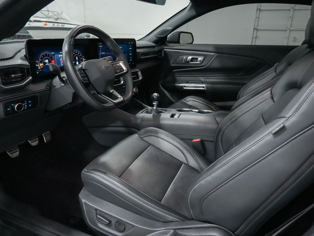 2025 Ford Mustang GT Premium - Photo 10