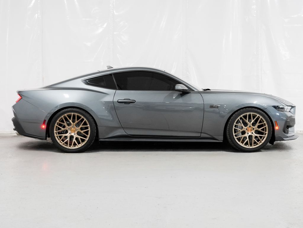 2025 Ford Mustang GT Premium - Photo 7