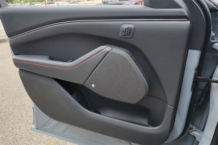 2025 Ford Mustang Mach-E Premium  TX