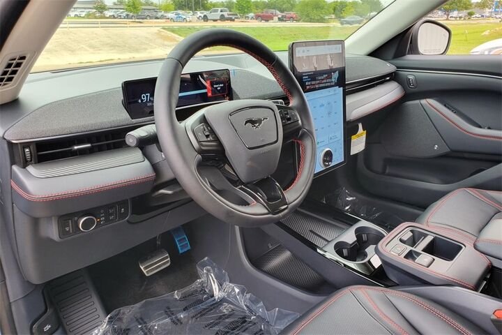 2025 Ford Mustang Mach-E Premium  TX