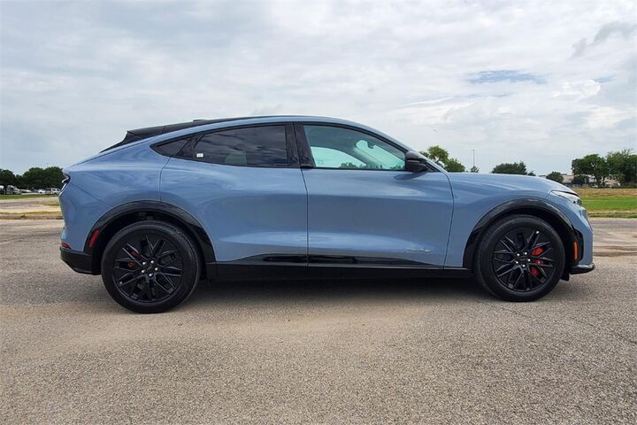 2025 Ford Mustang Mach-E Premium  TX
