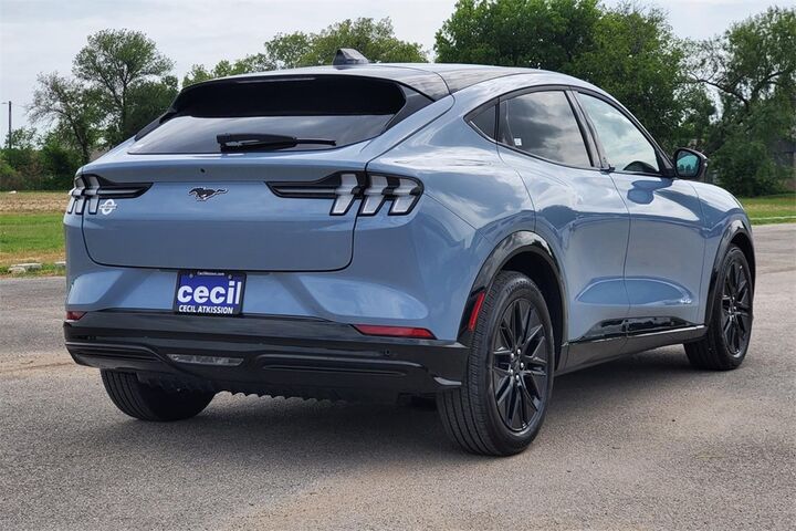 2025 Ford Mustang Mach-E Premium  TX