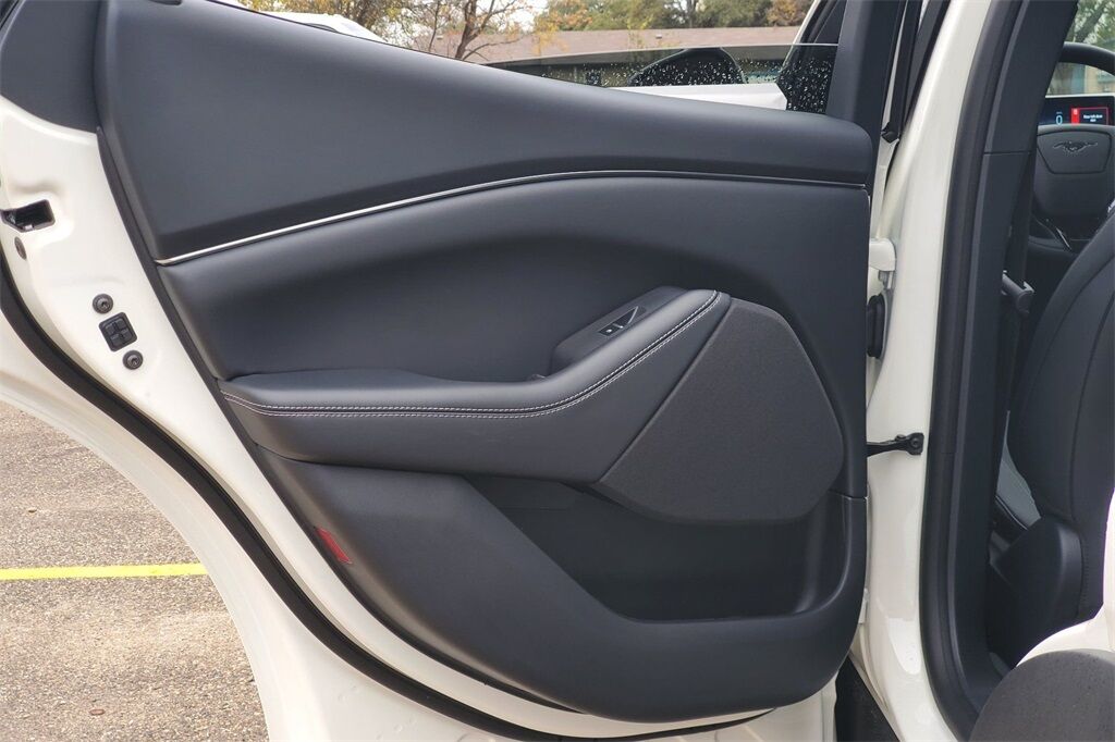 2025 Ford Mustang Mach-E Select Hondo TX