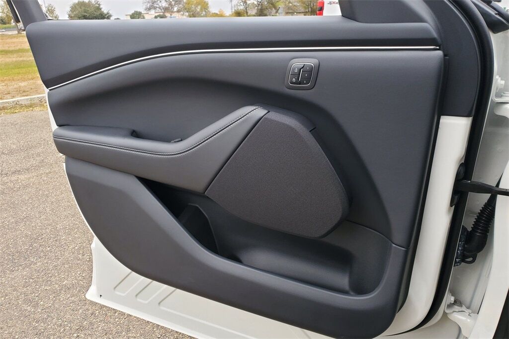 2025 Ford Mustang Mach-E Select Hondo TX