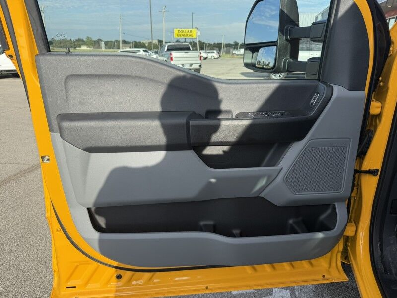 2025 Ford Super Crew F-250 4x4 17 MILES XL Collinsville OK