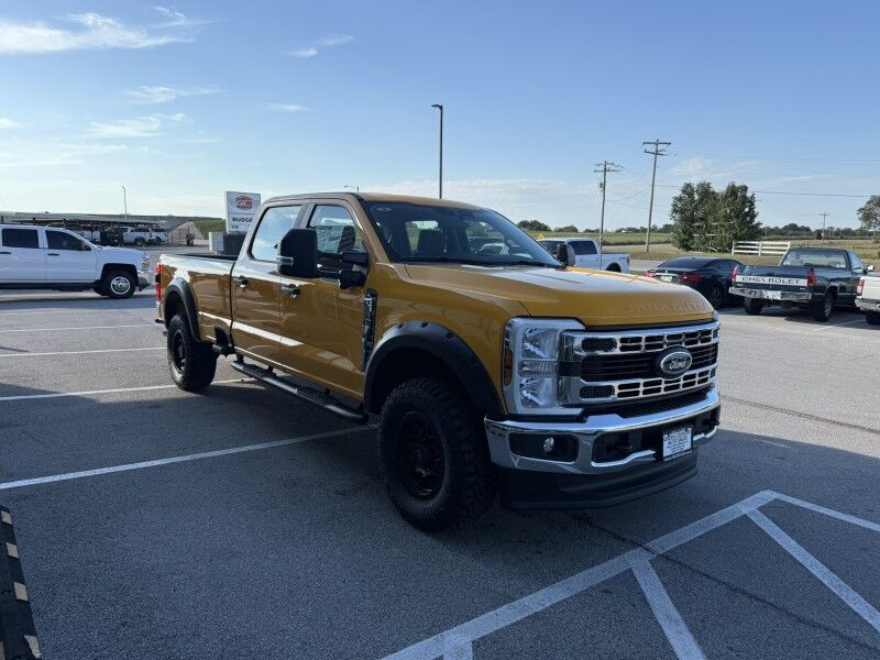 2025 Ford Super Crew F-250 4x4 17 MILES XL Collinsville OK
