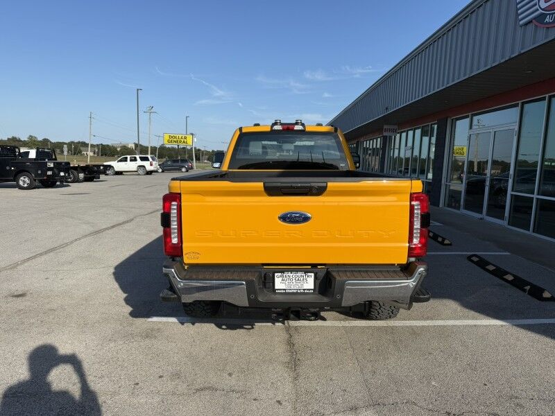 2025 Ford Super Crew F-250 4x4 17 MILES XL Collinsville OK