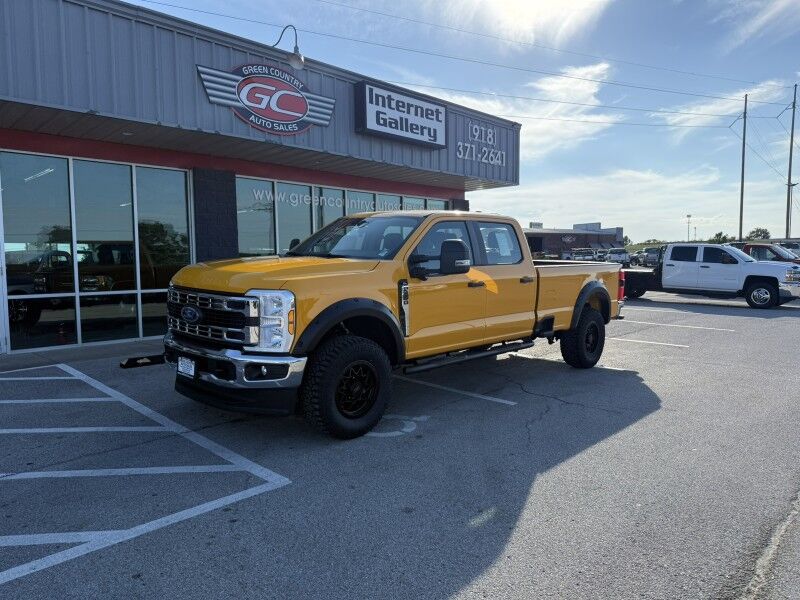 2025 Ford Super Crew F-250 4x4 17 MILES XL Collinsville OK