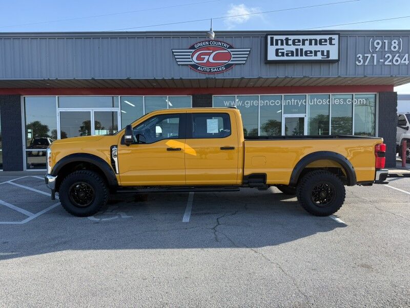 2025 Ford Super Crew F-250 4x4 17 MILES XL Collinsville OK