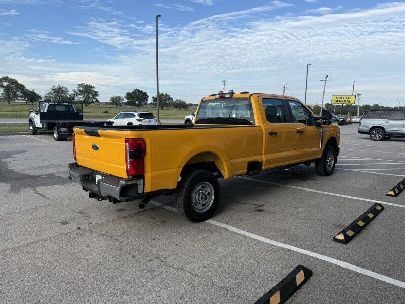 2025 Ford Super Crew F-250 4x4 17 MILES XL Collinsville OK
