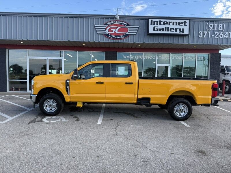 2025 Ford Super Crew F-250 4x4 17 MILES XL Collinsville OK