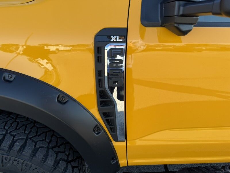 2025 Ford Super Crew F-250 4x4 17 MILES XL Collinsville OK