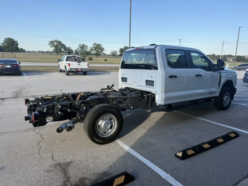 2025 Ford Super Crew F-250 4x4 Cab & Chassis XL Collinsville OK