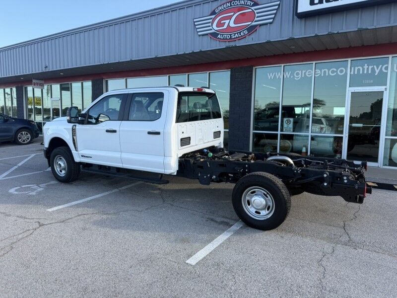 2025 Ford Super Crew F-250 4x4 Cab & Chassis XL Collinsville OK