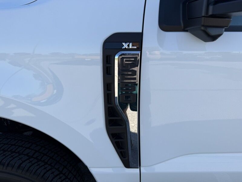 2025 Ford Super Crew F-250 4x4 Utility XL Collinsville OK