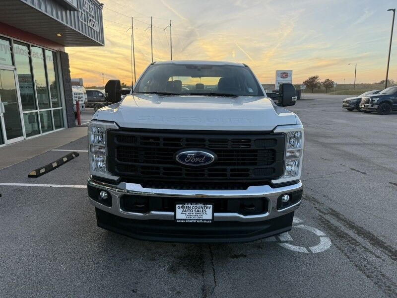 2025 Ford Super Crew F-250 6.8L V8 4x4 Utility XL Collinsville OK