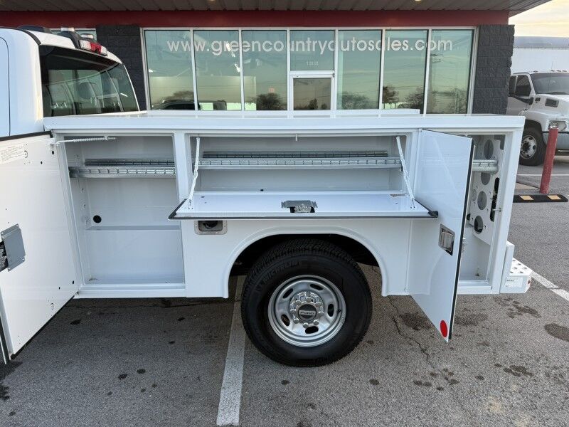 2025 Ford Super Crew F-250 6.8L V8 4x4 Utility XL Collinsville OK