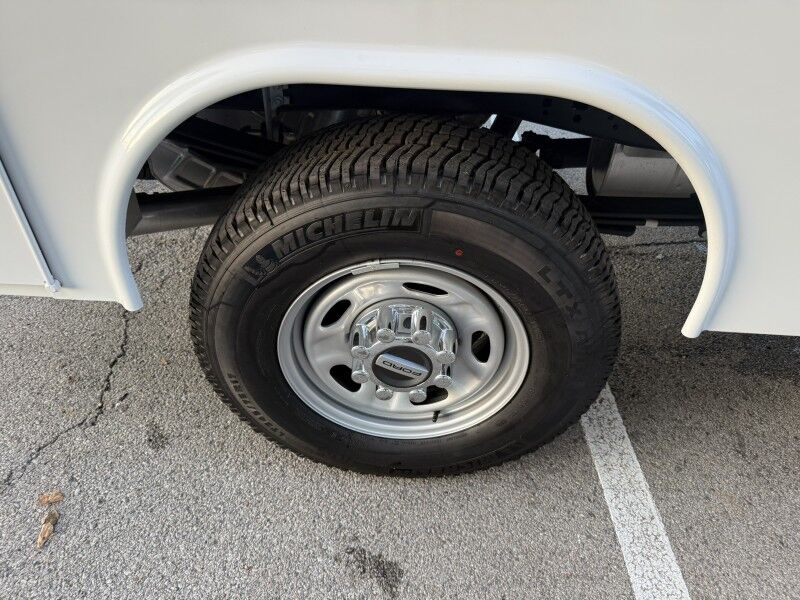 2025 Ford Super Crew F-250 6.8L V8 4x4 Utility XL Collinsville OK