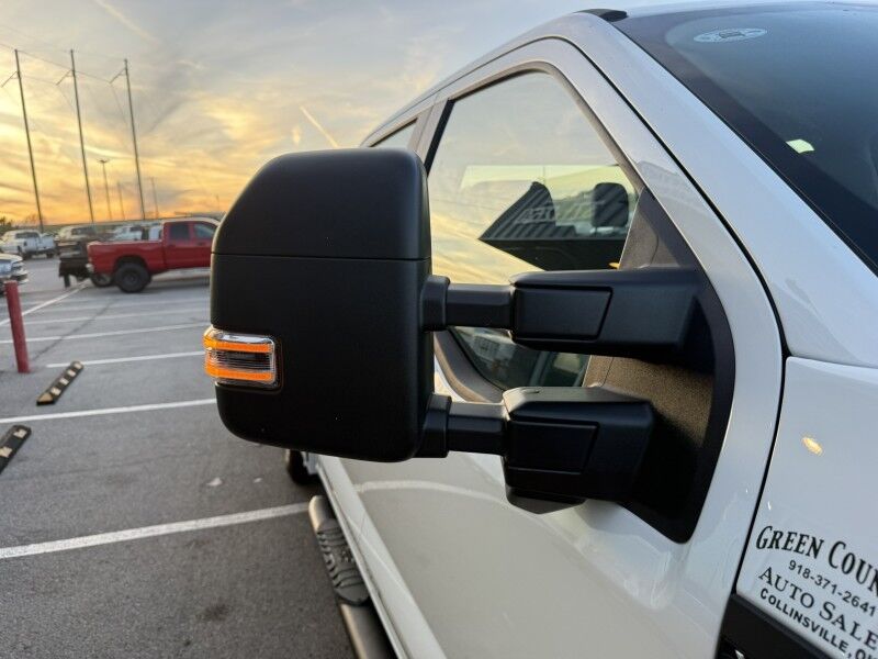 2025 Ford Super Crew F-250 6.8L V8 4x4 Utility XL Collinsville OK