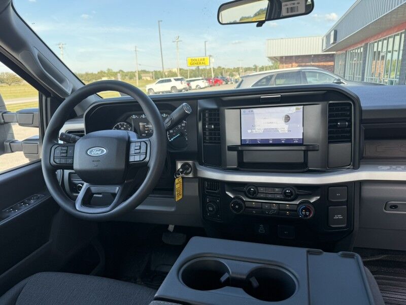 2025 Ford Super Crew F-250 6.8L V8 4x4 Utility XLT Collinsville OK