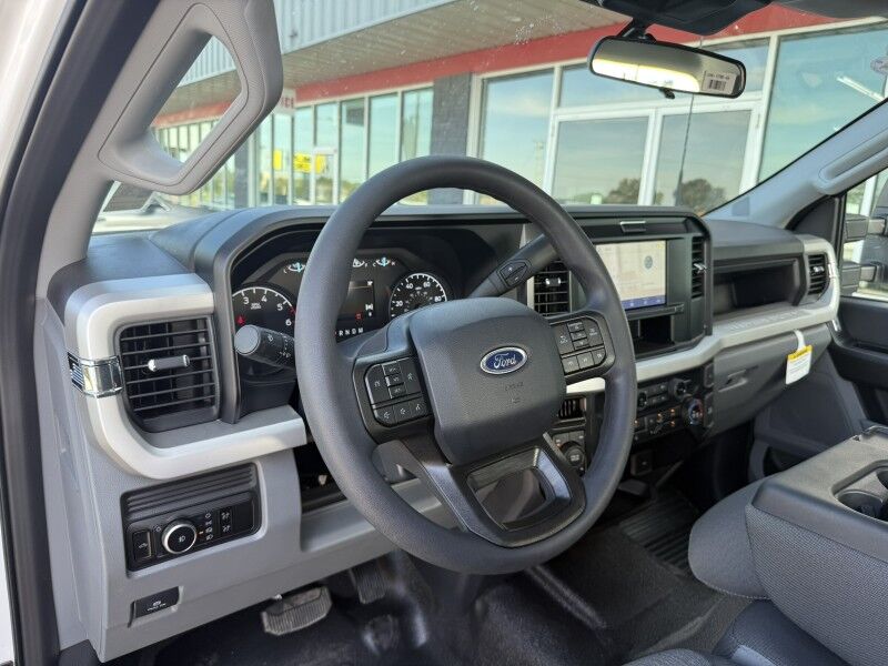 2025 Ford Super Crew F-250 6.8L V8 4x4 Utility XLT Collinsville OK