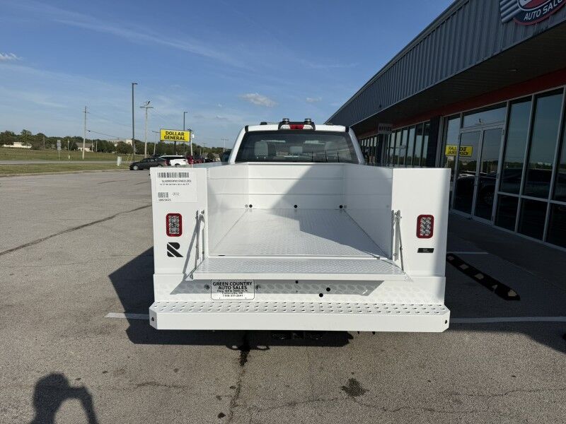 2025 Ford Super Crew F-250 6.8L V8 4x4 Utility XLT Collinsville OK