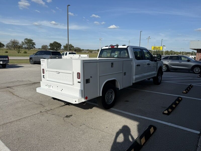 2025 Ford Super Crew F-250 6.8L V8 4x4 Utility XLT Collinsville OK