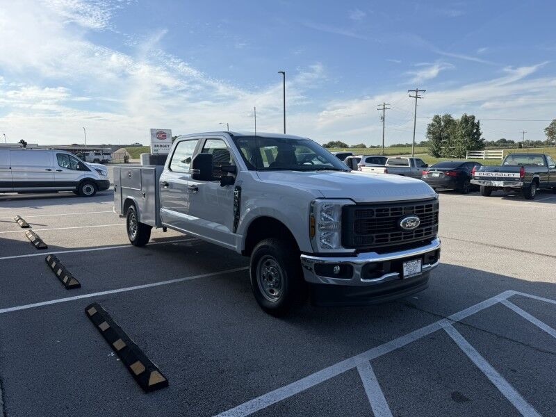2025 Ford Super Crew F-250 6.8L V8 4x4 Utility XLT Collinsville OK