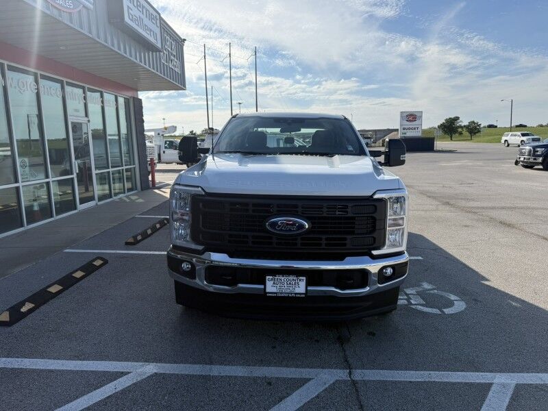 2025 Ford Super Crew F-250 6.8L V8 4x4 Utility XLT Collinsville OK