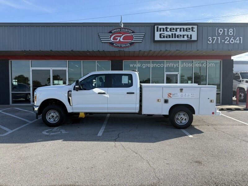 2025 Ford Super Crew F-250 6.8L V8 4x4 Utility XLT Collinsville OK