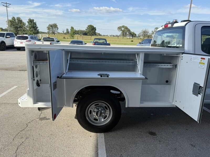 2025 Ford Super Crew F-250 6.8L V8 4x4 Utility XLT Collinsville OK