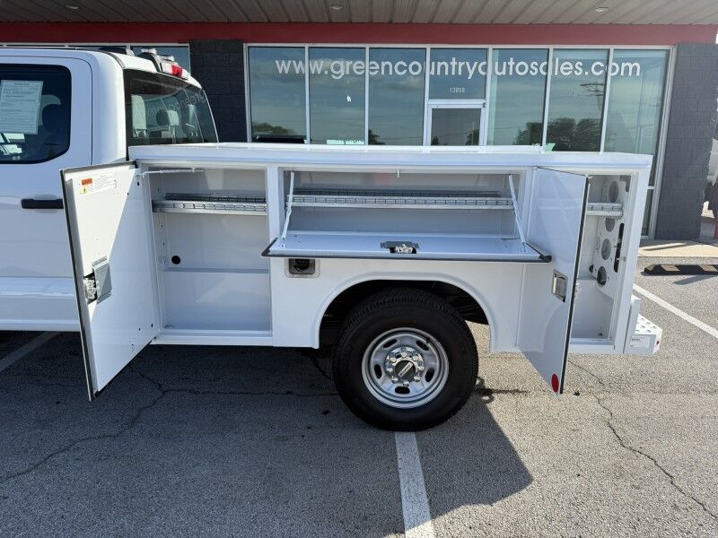 2025 Ford Super Crew F-250 6.8L V8 4x4 Utility XLT Collinsville OK
