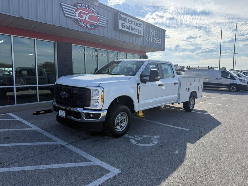 2025 Ford Super Crew F-250 6.8L V8 4x4 Utility XLT Collinsville OK