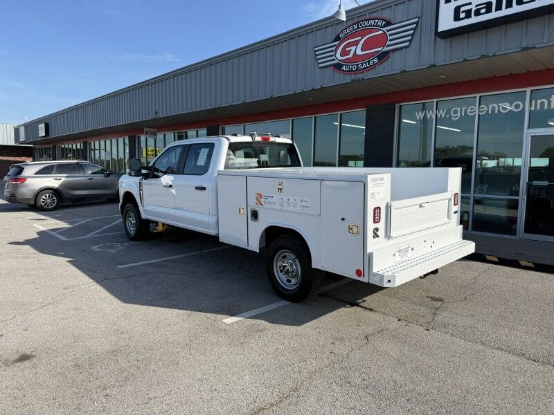 2025 Ford Super Crew F-250 6.8L V8 4x4 Utility XLT Collinsville OK