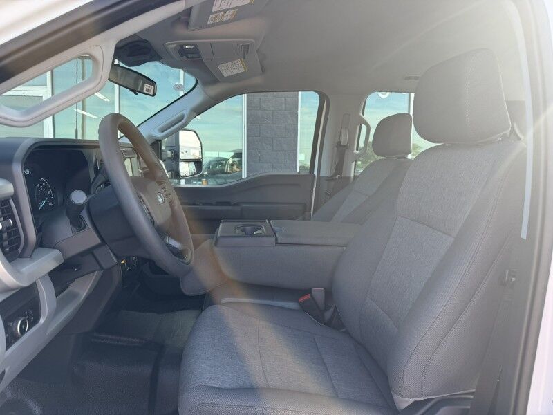 2025 Ford Super Crew F-250 6.8L V8 4x4 Utility XLT Collinsville OK