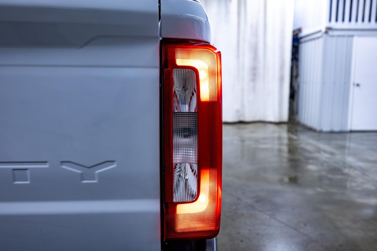 2025 Ford Super Duty F-250 SRW 4x4 CREW CAB XL LWB BCAM Red Deer AB