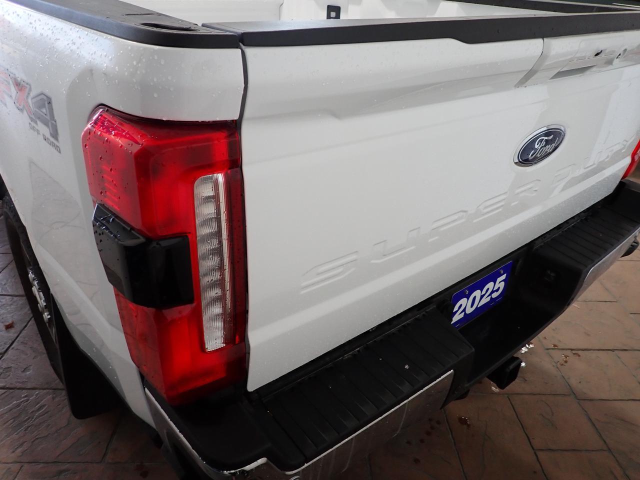 2025 Ford Super Duty F-250 SRW LARIAT CREW CAB 4WD 6.5' BOX *DIESEL* Listowel ON