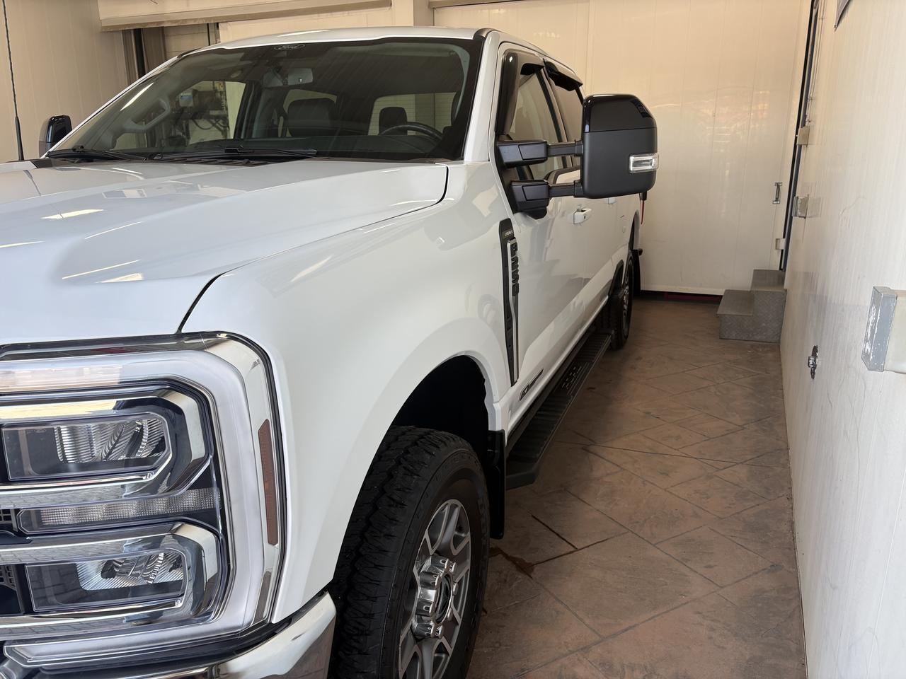 2025 Ford Super Duty F-250 SRW LARIAT CREW CAB 4WD *DIESEL* Listowel ON