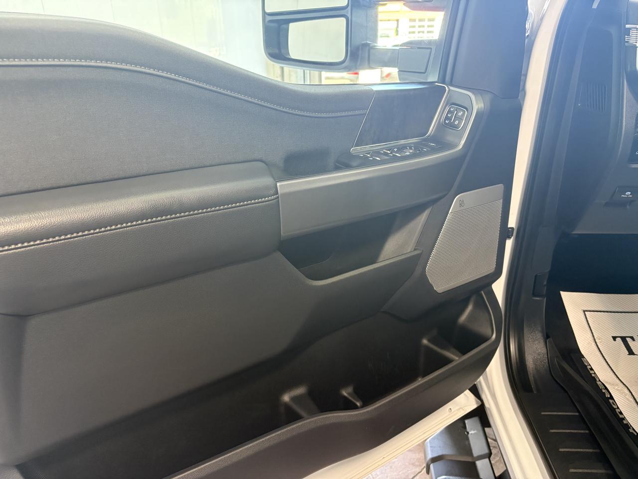 2025 Ford Super Duty F-250 SRW LARIAT CREW CAB 4WD *DIESEL* Listowel ON