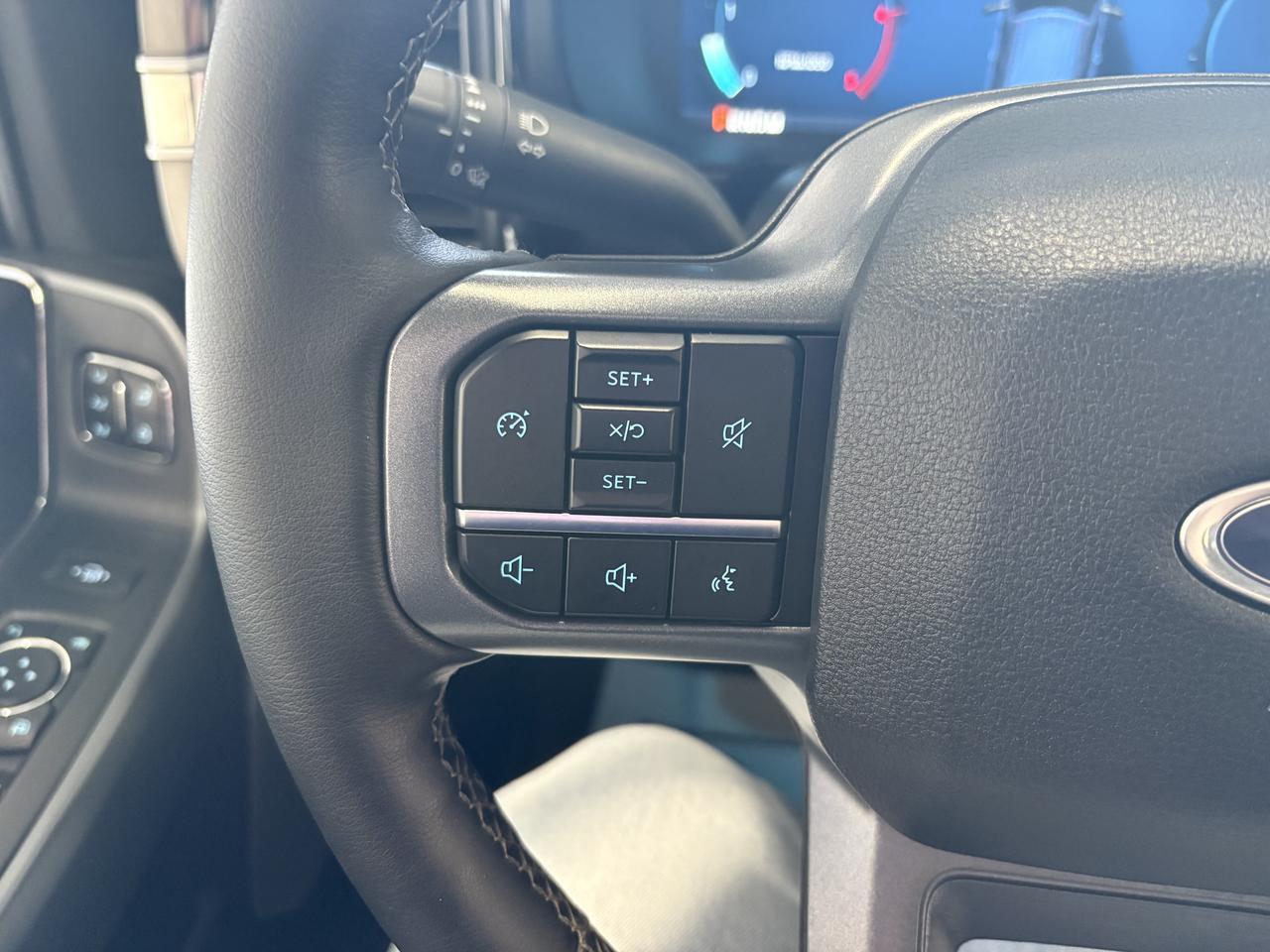 2025 Ford Super Duty F-250 SRW LARIAT CREW CAB 4WD *DIESEL* Listowel ON