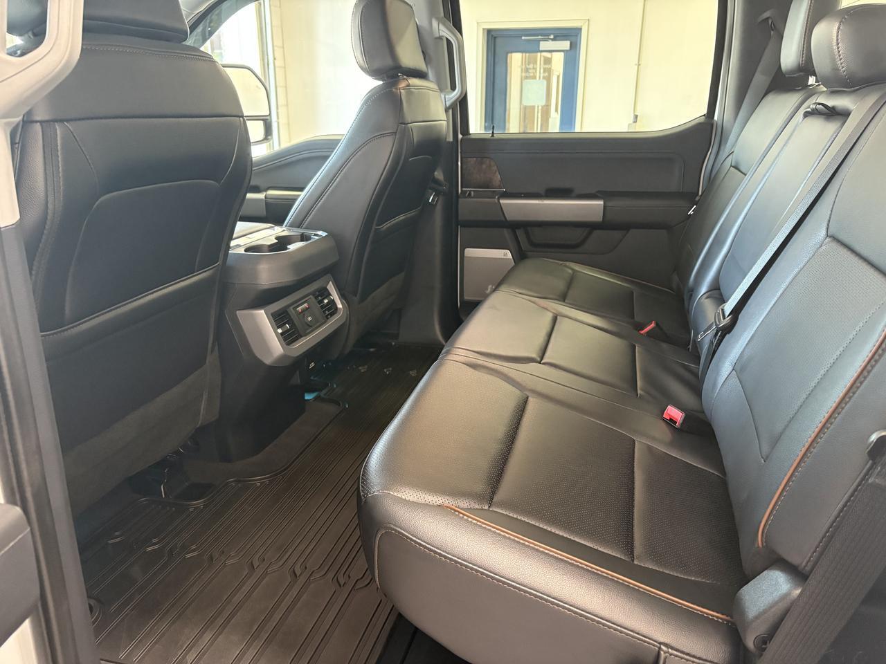 2025 Ford Super Duty F-250 SRW LARIAT CREW CAB 4WD *DIESEL* Listowel ON