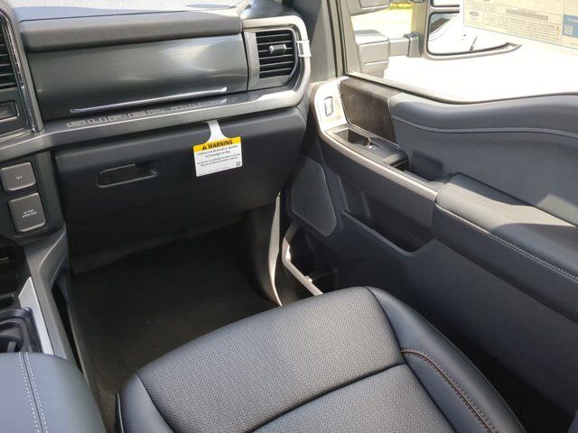2025 Ford Super Duty F-250 SRW LARIAT Appleton WI