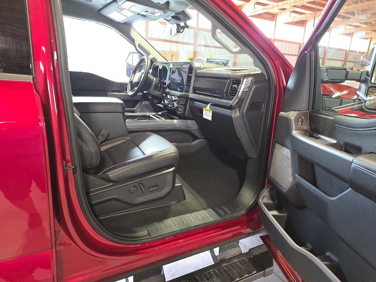 2025 Ford Super Duty F-250 SRW LARIAT Sand Lake NY