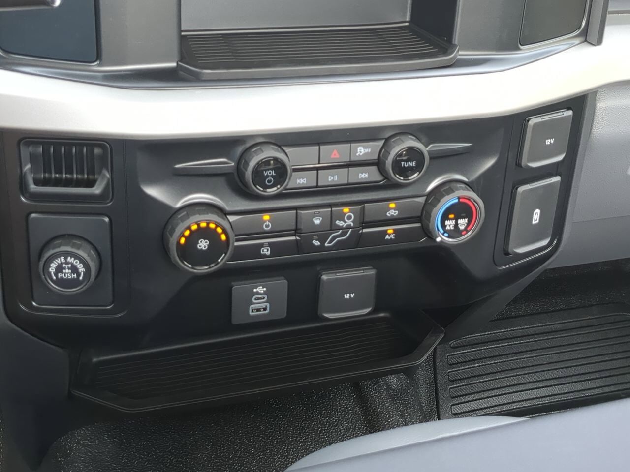 2025 Ford Super Duty F-250 SRW SERVICE TRUCK Winder GA