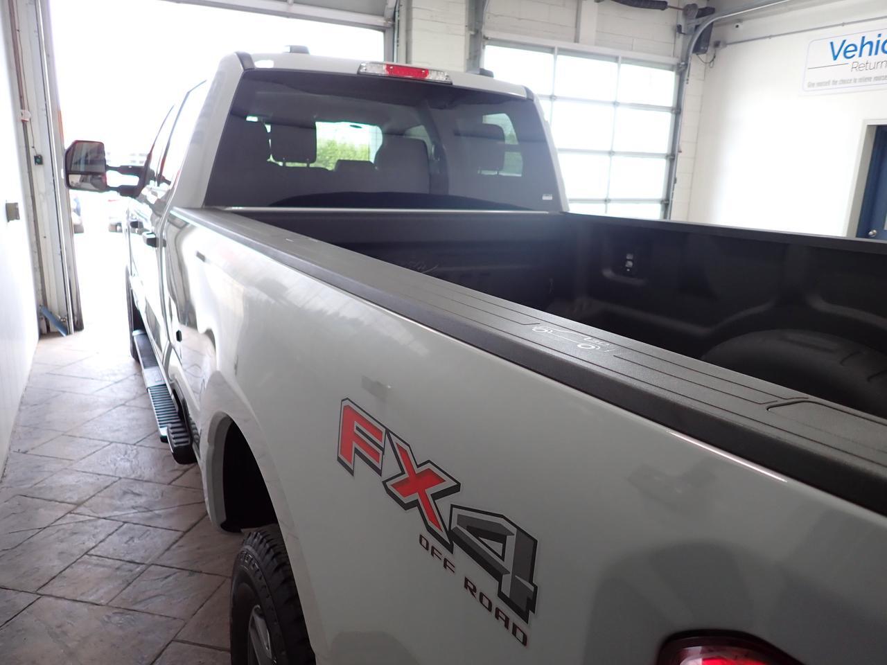 2025 Ford Super Duty F-250 SRW XLT CREW CAB 4WD 8' BOX Listowel ON