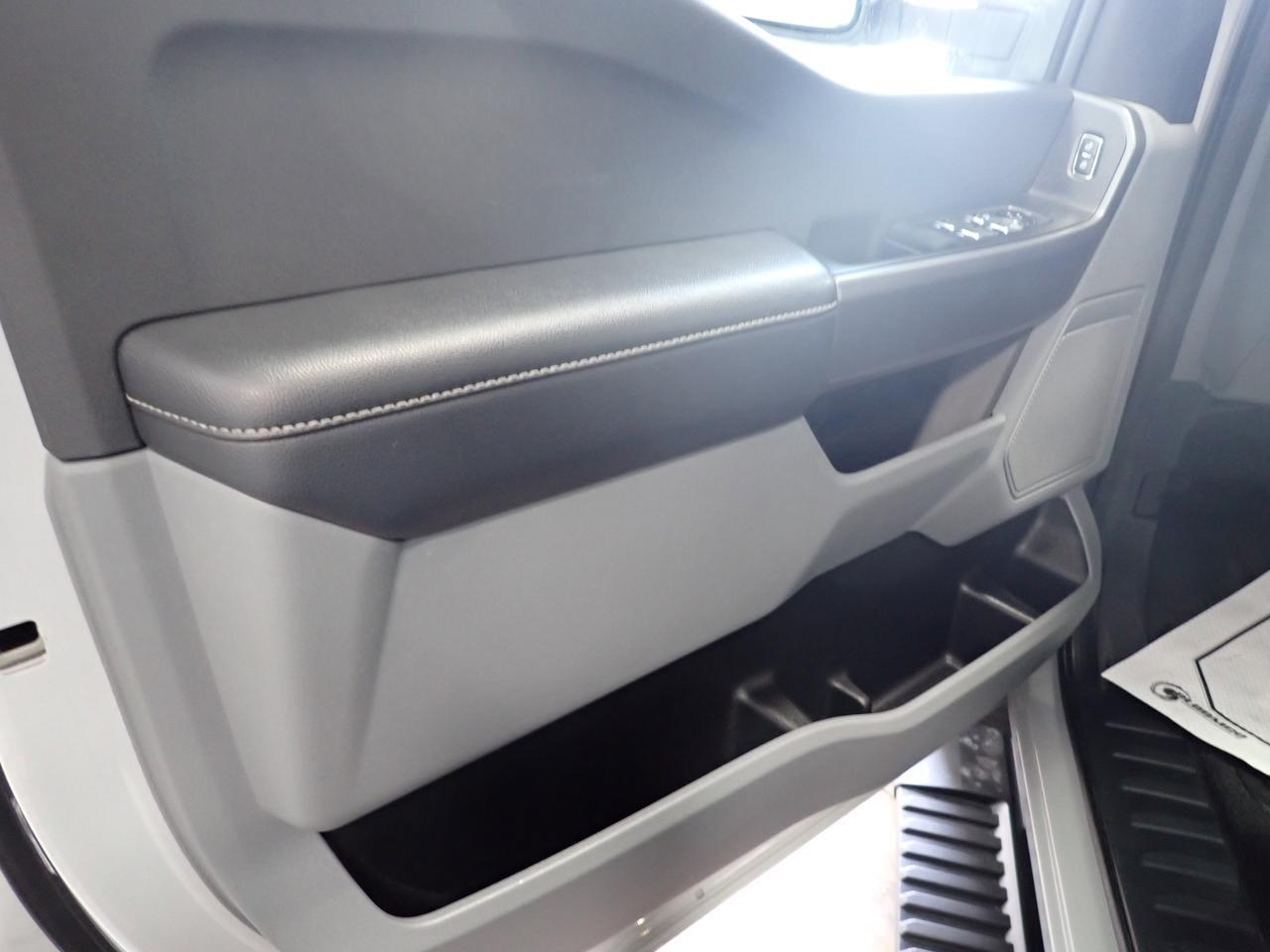 2025 Ford Super Duty F-250 SRW XLT CREW CAB 4WD 8' BOX Listowel ON